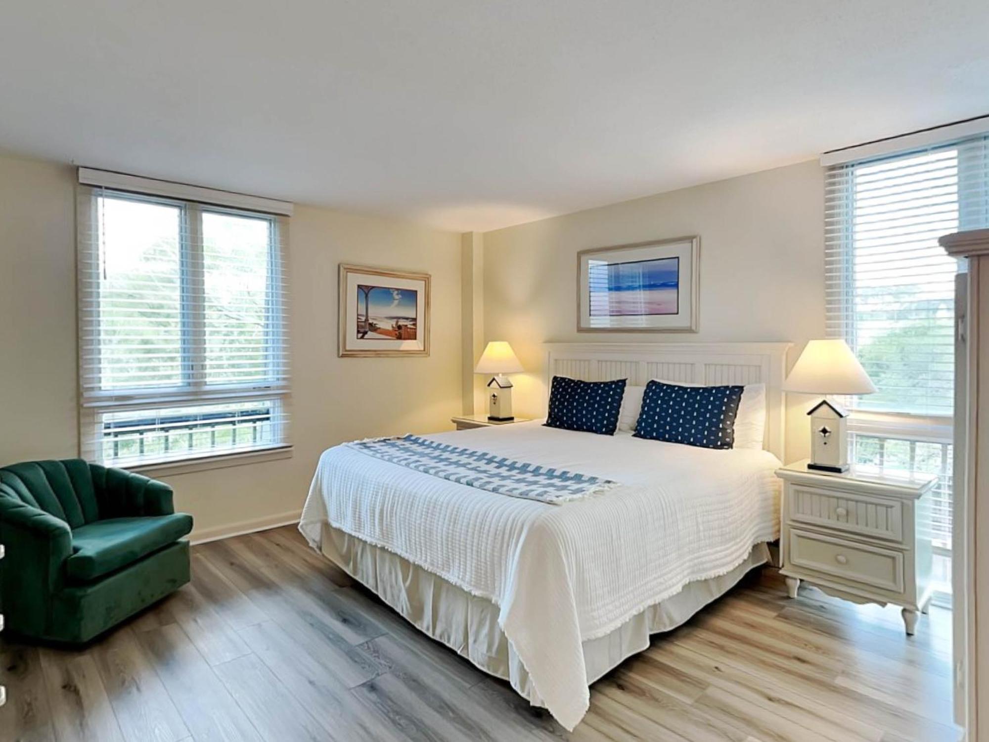 Ketch Court 893 *