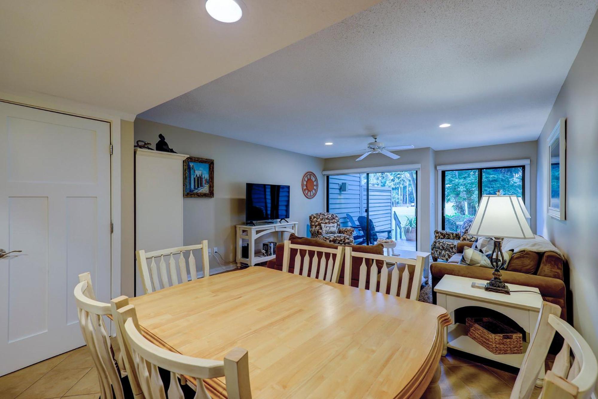 Holiday home Updated Luxury Two Bedroom The Greens New Baths Walk In Shower Kitchen Golf Views Hilton Head Island
