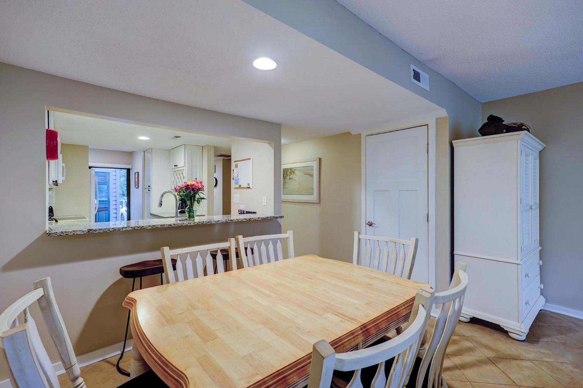 Updated Luxury Two Bedroom The Greens New Baths Walk In Shower Kitchen Golf Views Hilton Head Island
