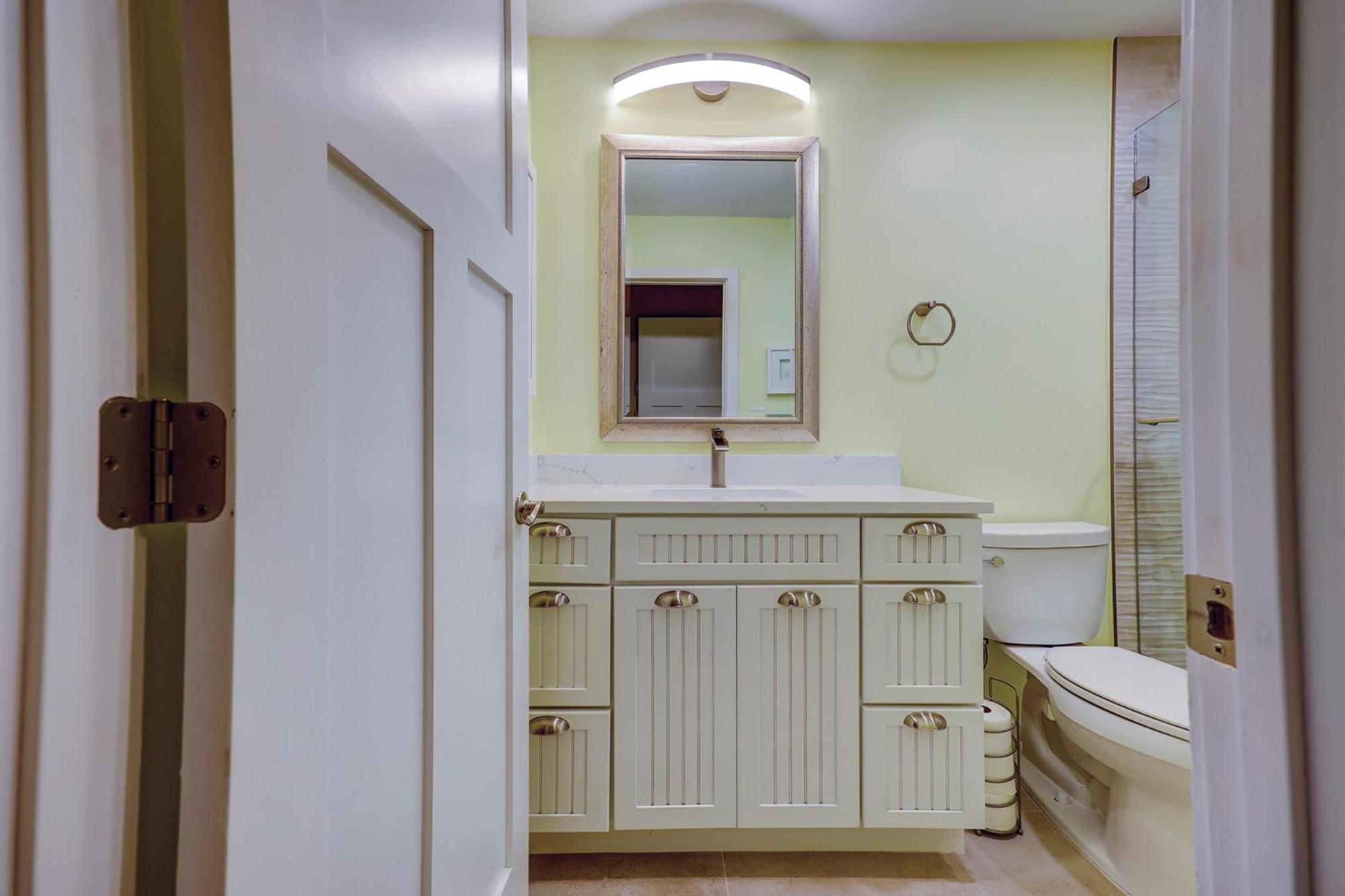 Holiday home Updated Luxury Two Bedroom The Greens New Baths Walk In Shower Kitchen Golf Views