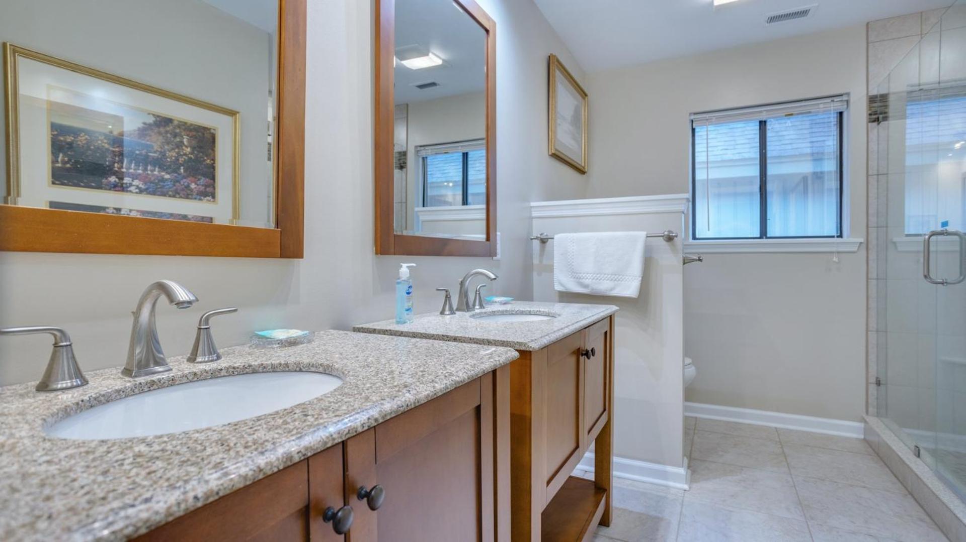 Holiday home Golf Views, Private Deck, Smart Tvs *