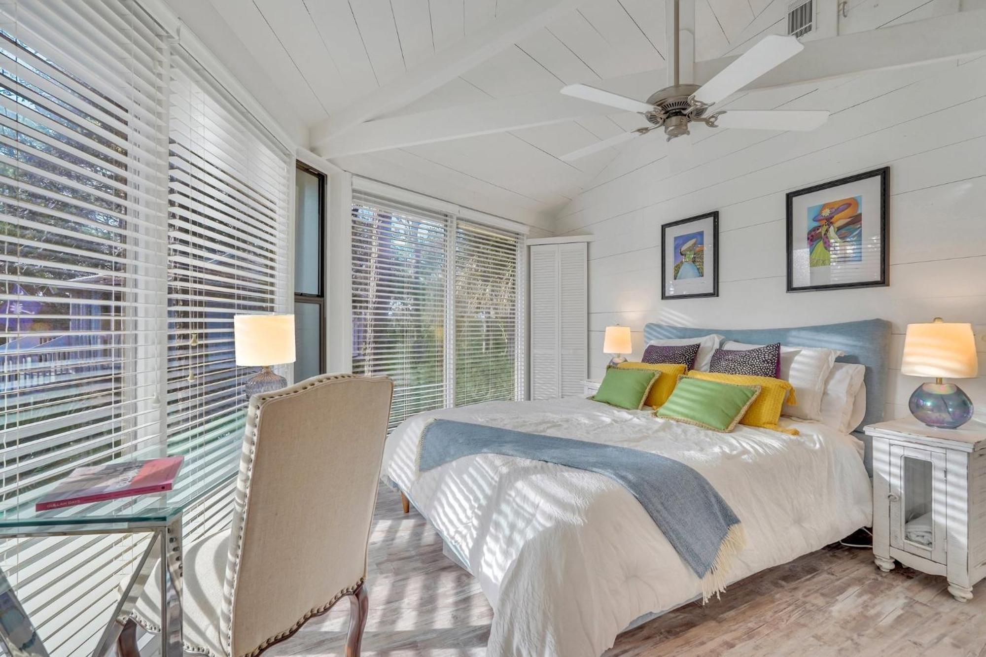 Treehouse, Harbourtown, Sea Pines
