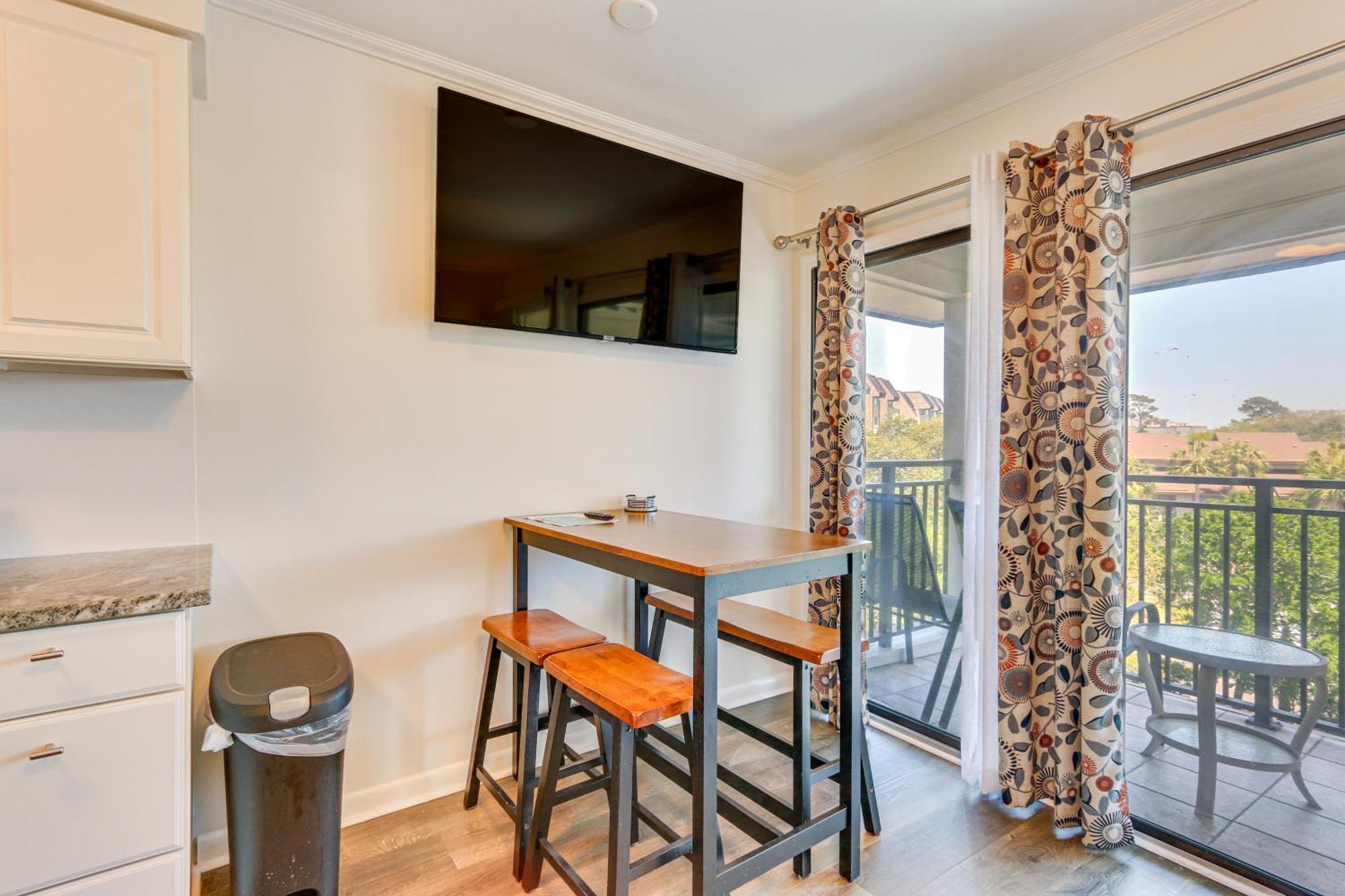 Hilton Head Covered Balcony And Private Apartment