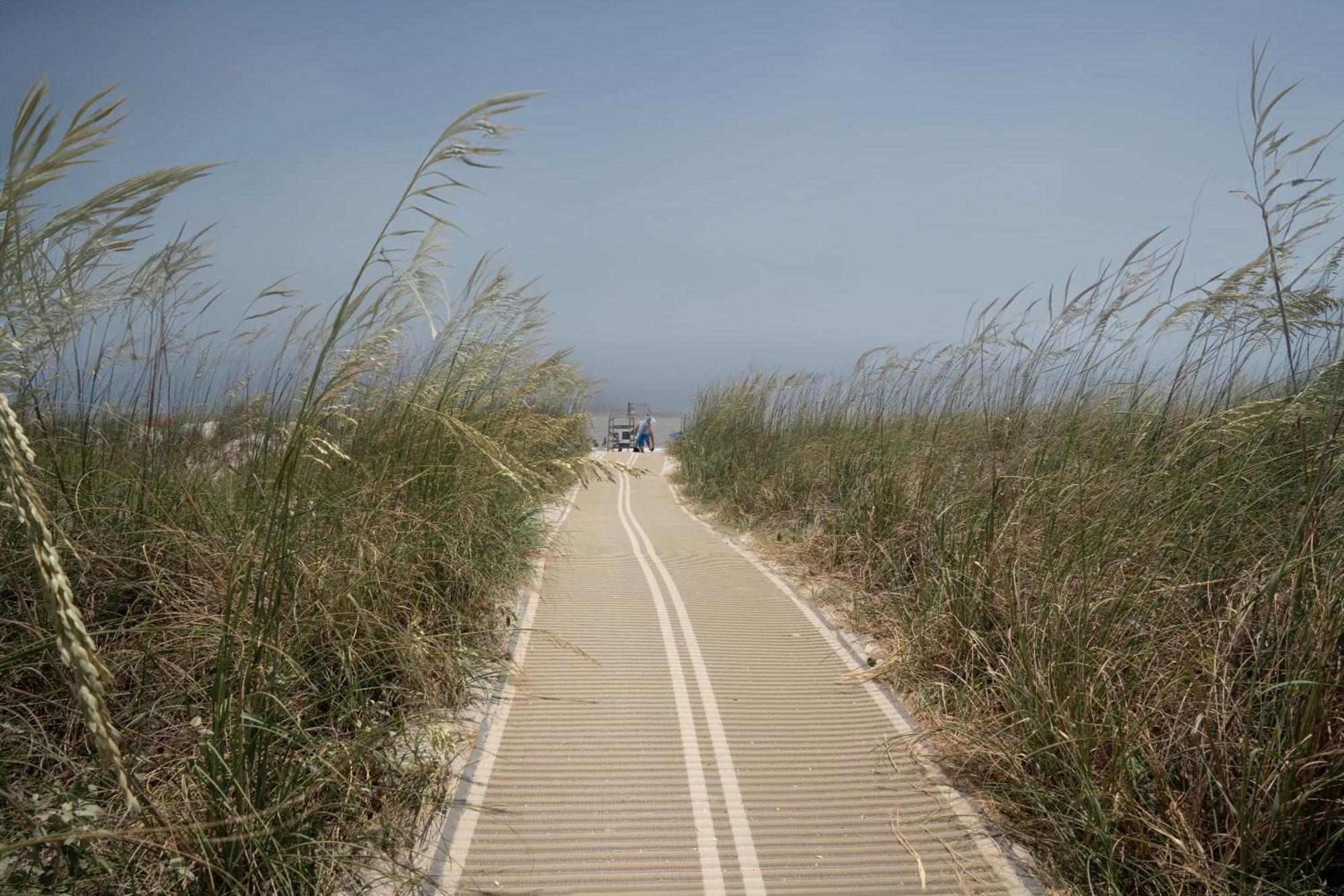 Walk To Pet Friendly Bbq Grill Hilton Head Island