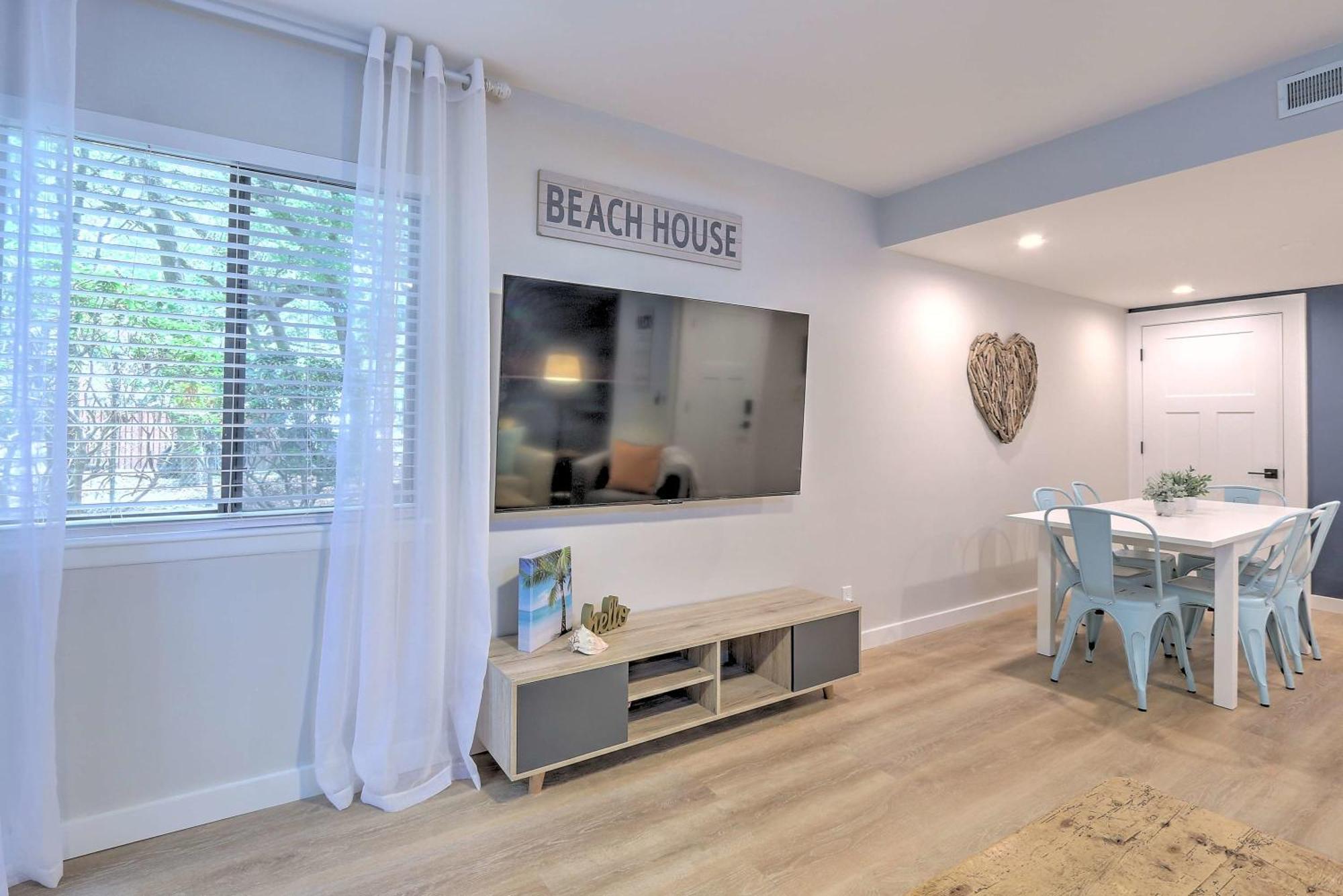 Walk To Pet Friendly Bbq Grill * Hilton Head Island