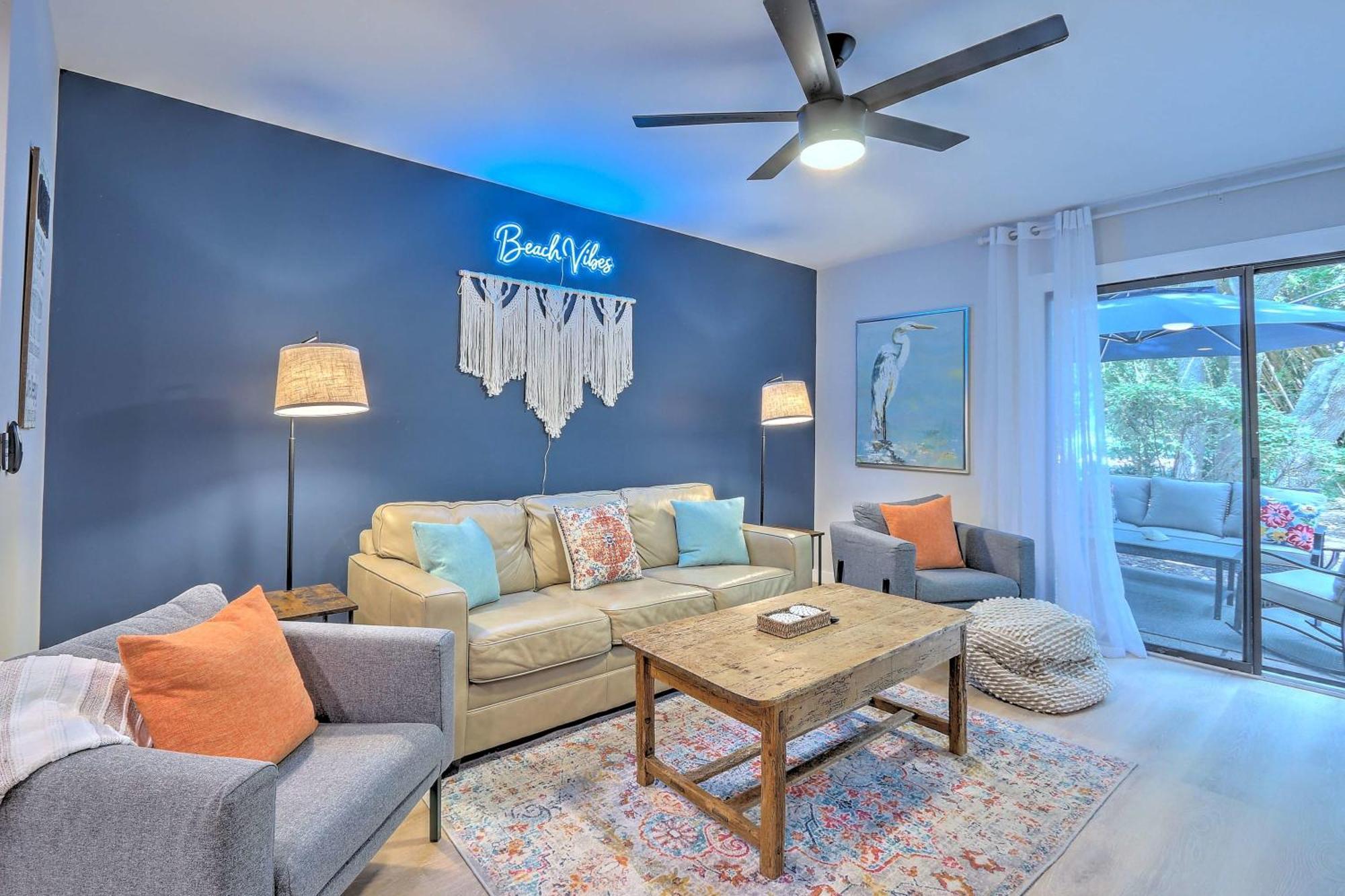 Walk To Pet Friendly Bbq Grill * Hilton Head Island