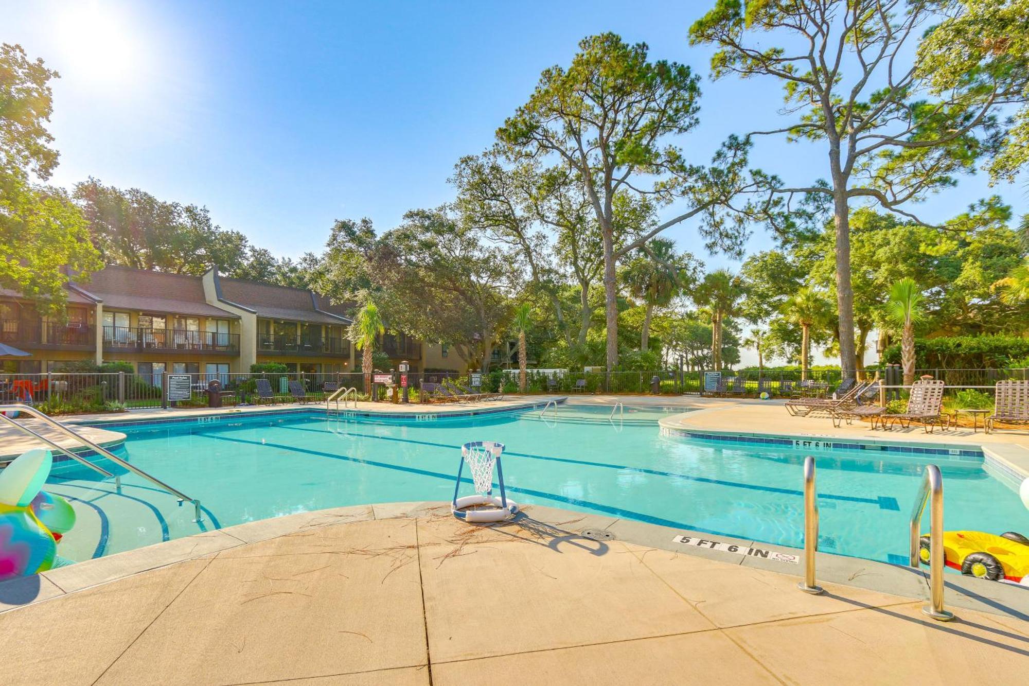 Vintage About 1 Mi To Beach! Apartment