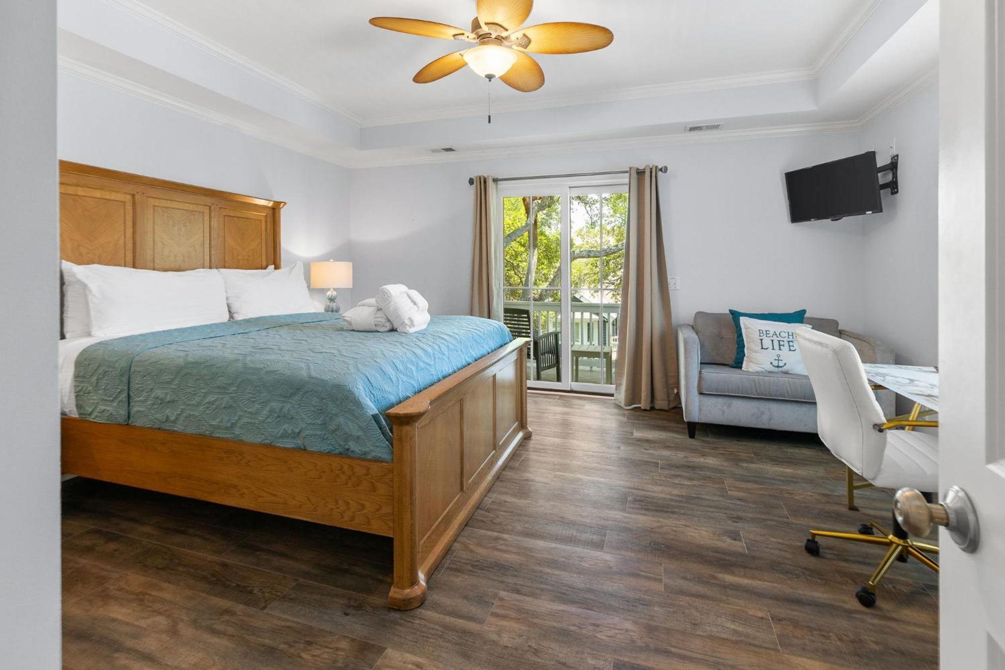 8 Nighthawk - Host2coast Holiday home *