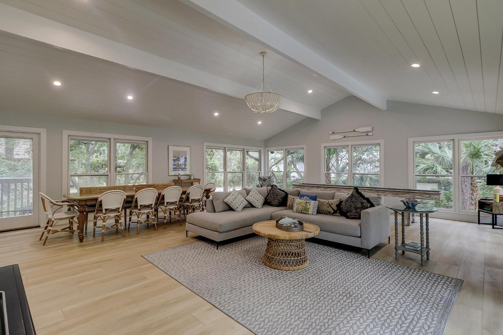14 Cedar Waxwing - Host2coast Holiday home
