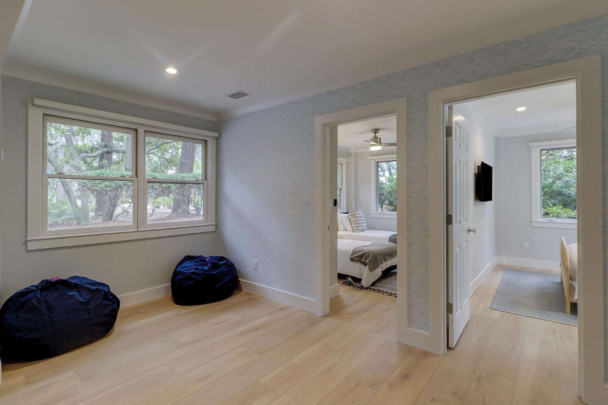 14 Cedar Waxwing - Host2coast Holiday home