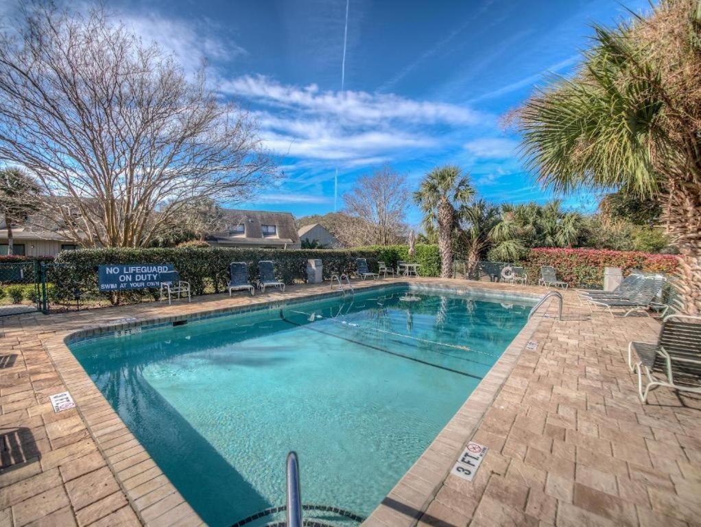 618 Queen's Grant Villa