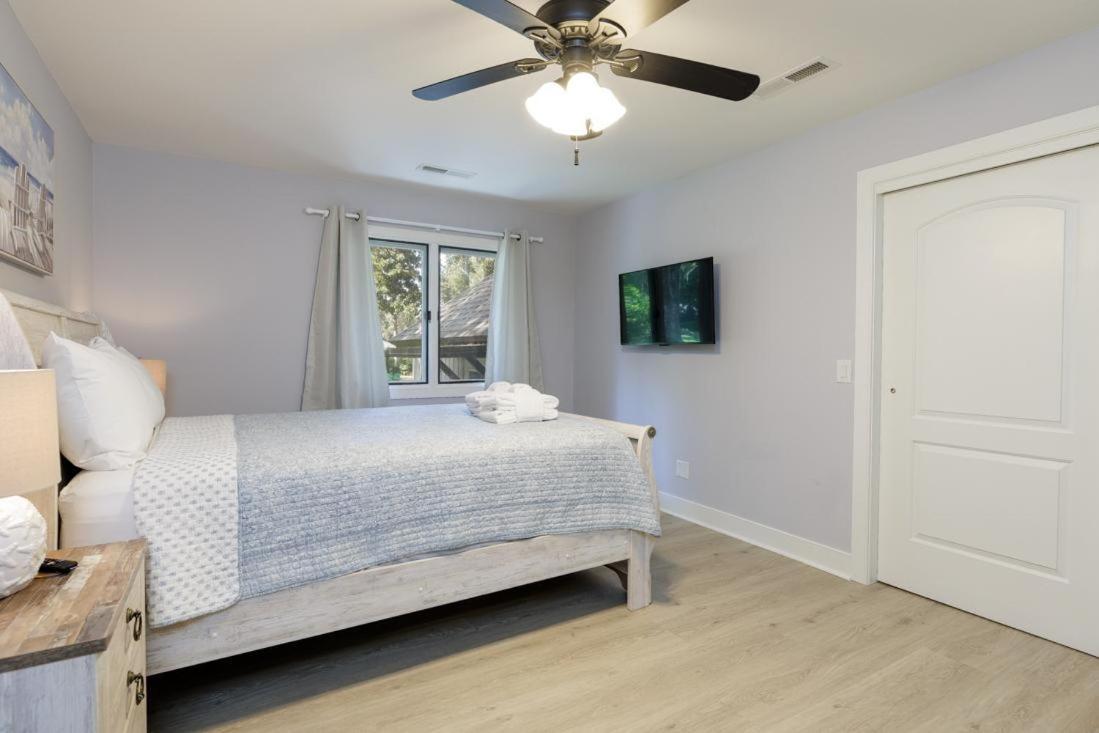 23 Willow Oak West Hilton Head Island