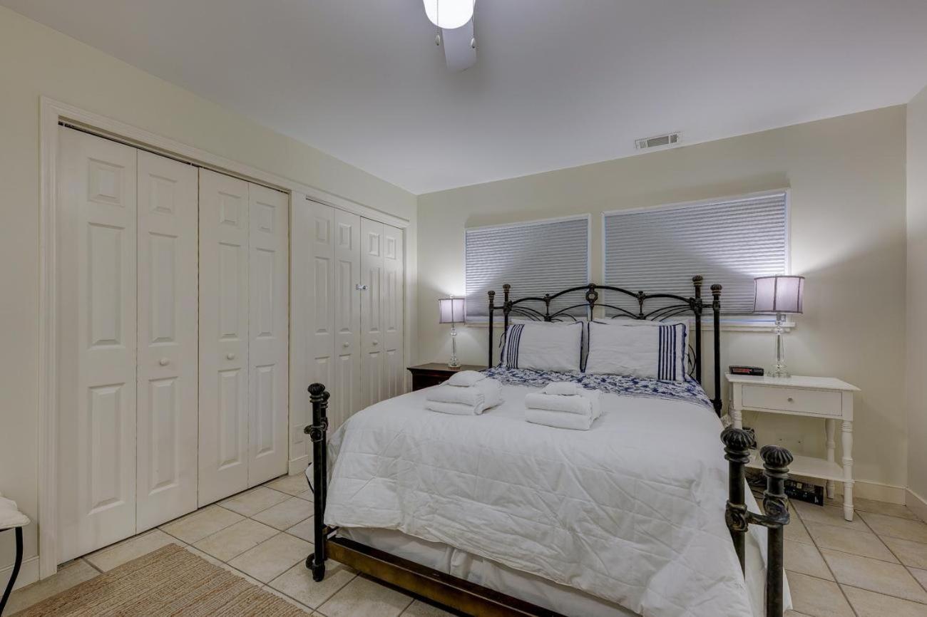 8 Lighthouse Road Villa *