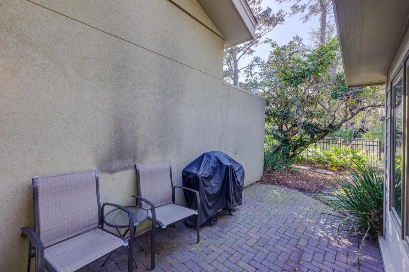8 Lighthouse Road *