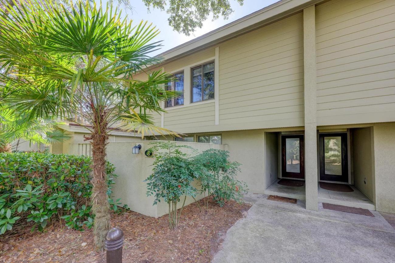 8 Lighthouse Road *