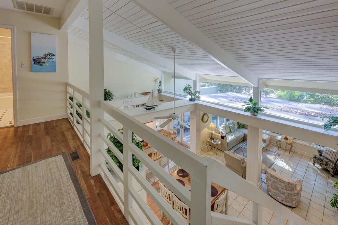 8 Lighthouse Road