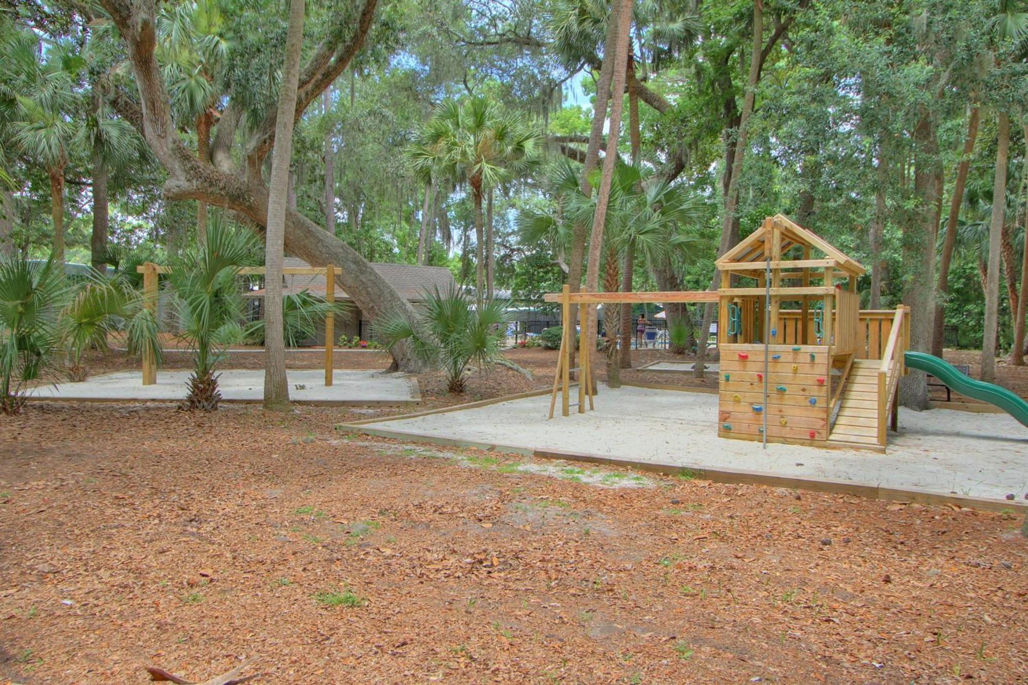 6 Pine Court