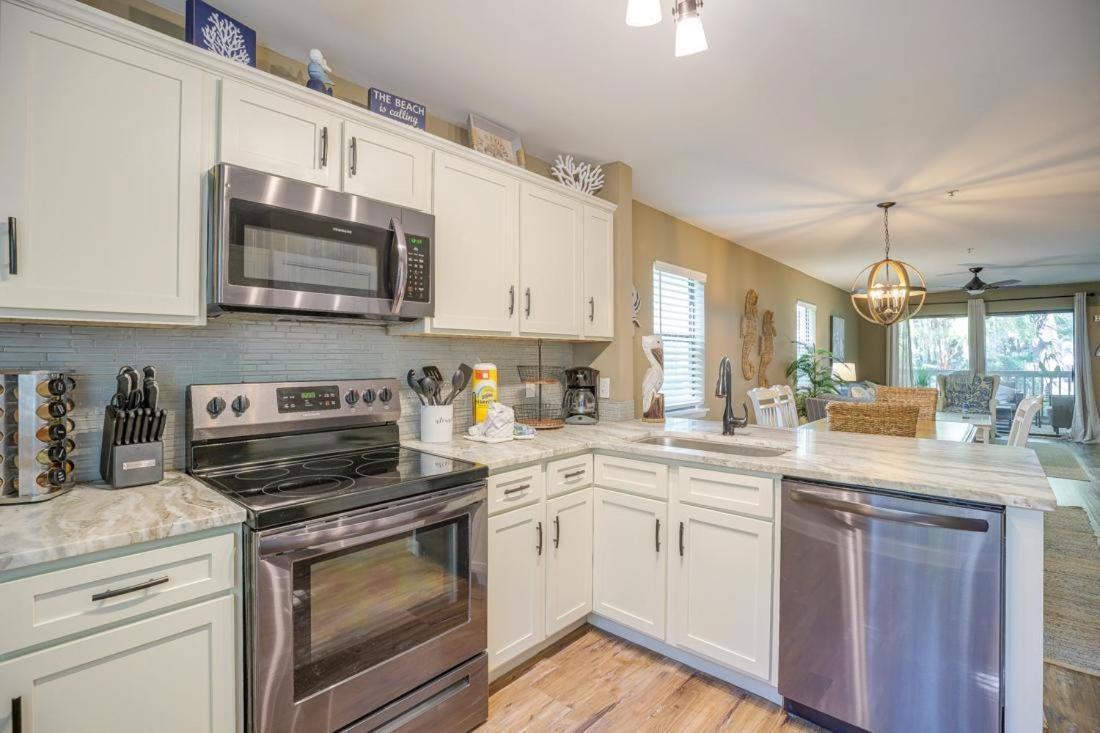 8001 Treetops Villa