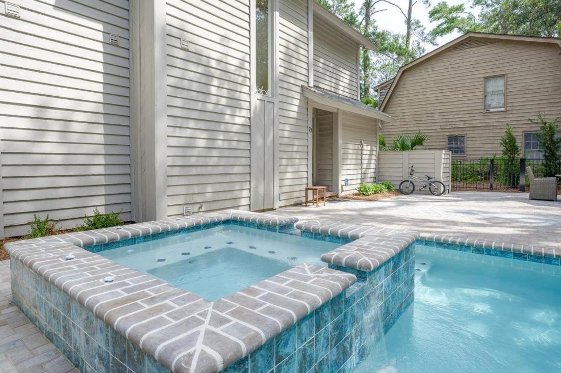 77 Lawton Rd Holiday home *