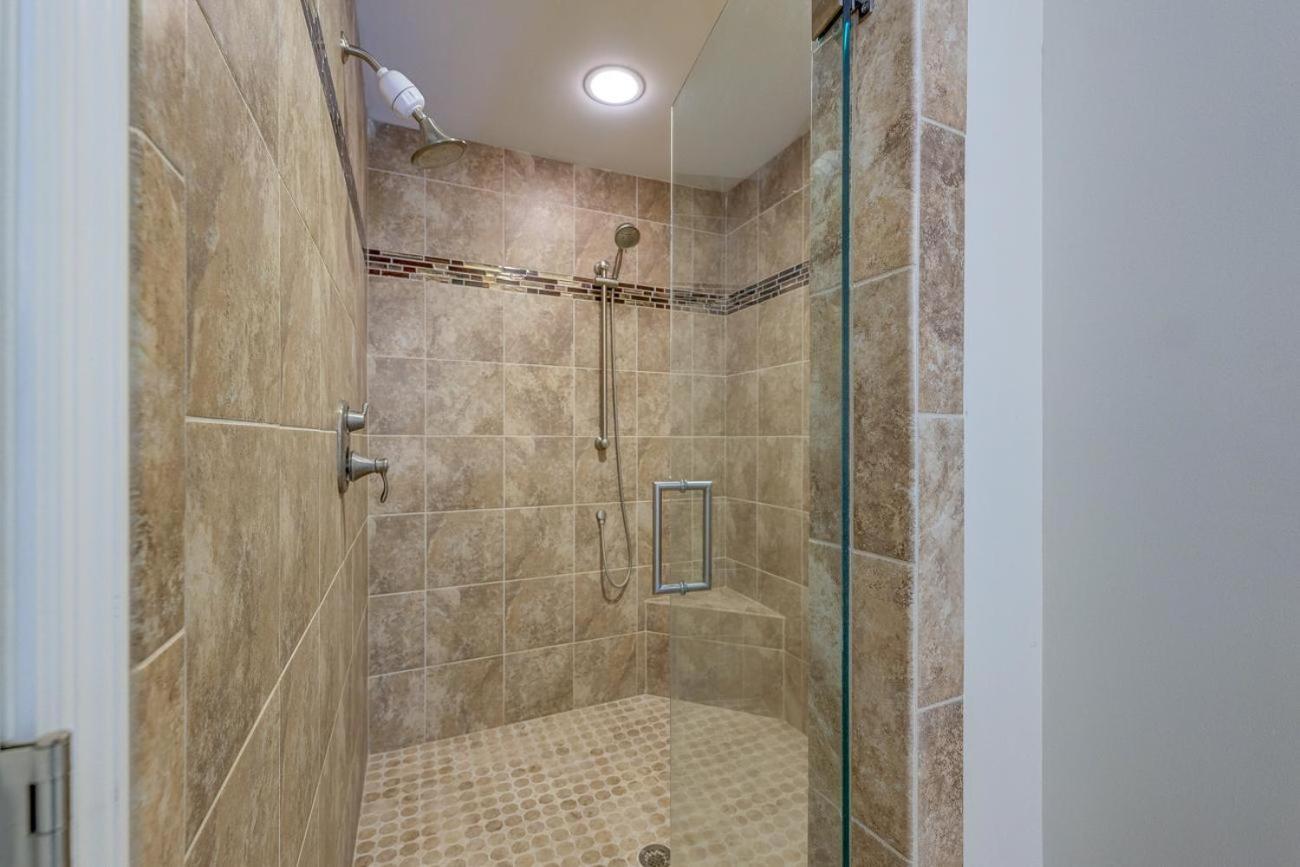 77 Lawton Rd Holiday home