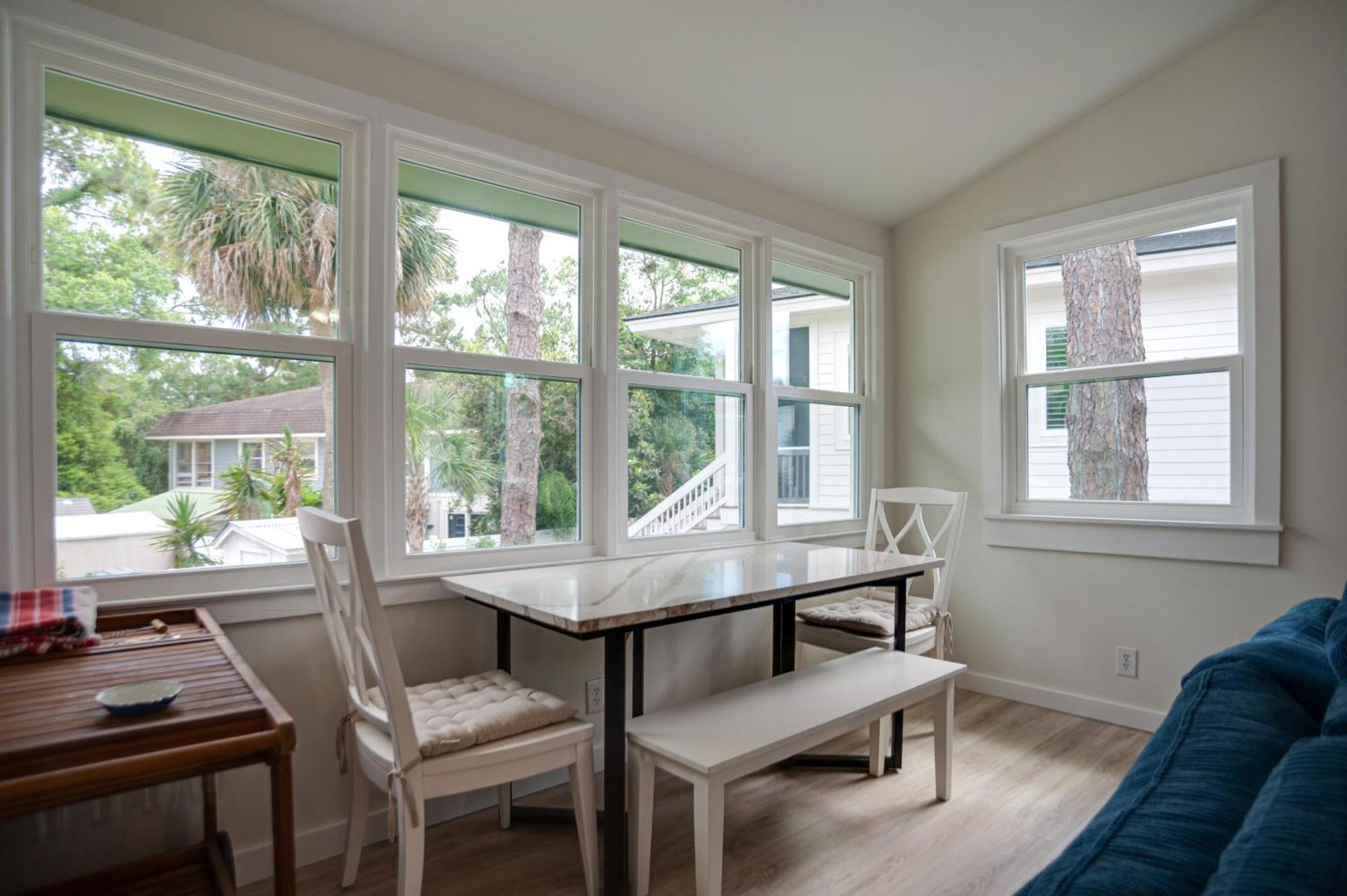 Newly Renovated Duplex, Upper Unit, 4th Row From The *