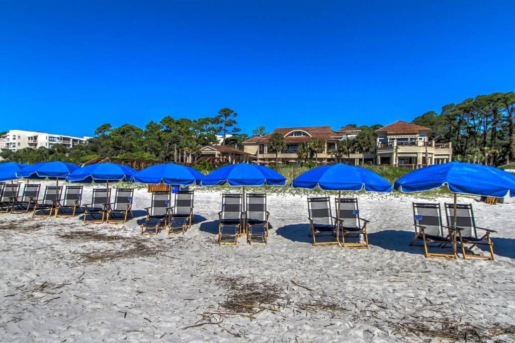 Updated Luxury 3 Bedroom 3 Ba Townhome In Sea Pines Near Harbourtown Sleeps 8 Community Pool Pet Friendly Holiday home *