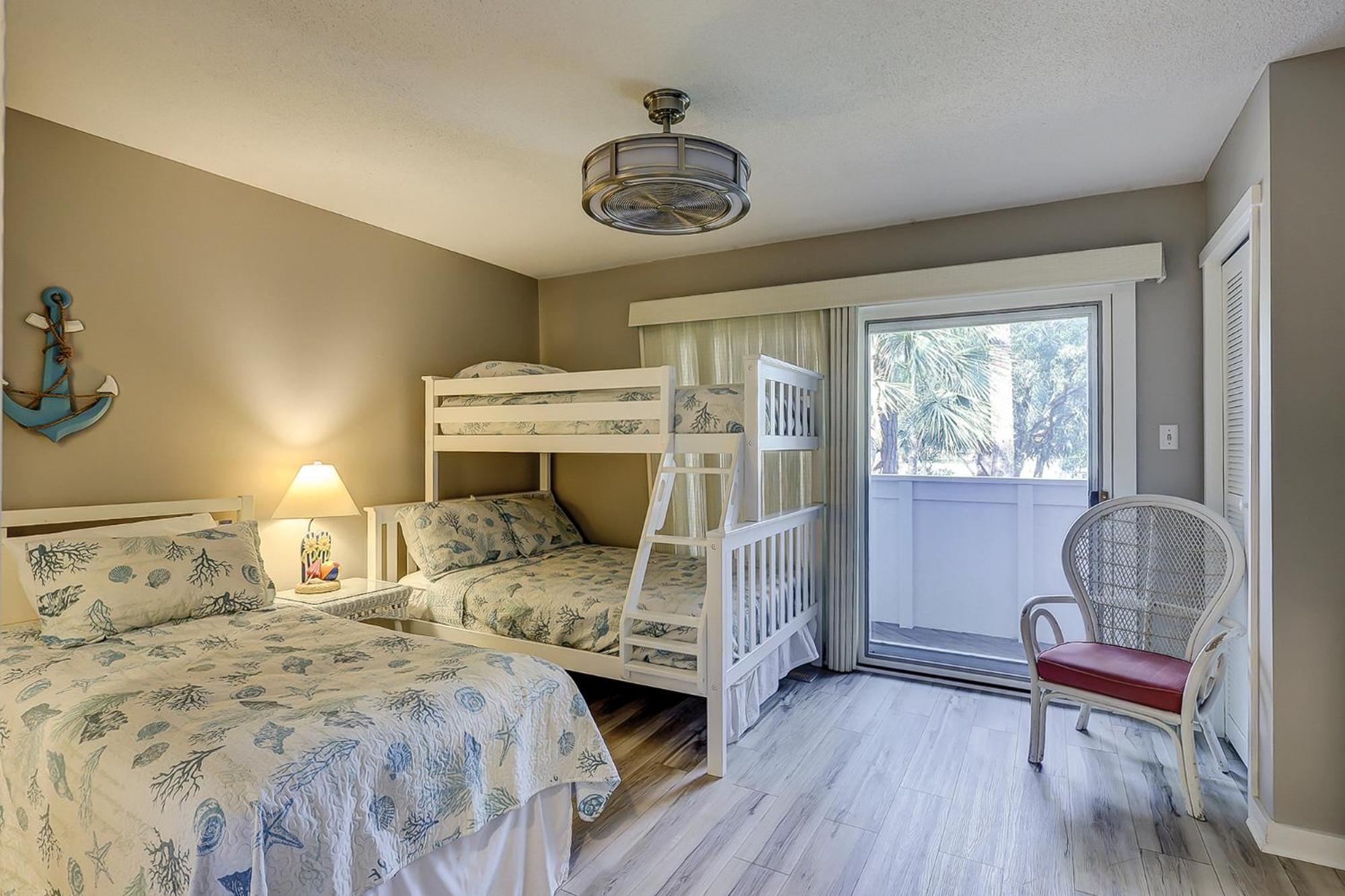 Updated Luxury 3 Bedroom 3 Ba Townhome In Sea Pines Near Harbourtown Sleeps 8 Community Pool Pet Friendly Holiday home *
