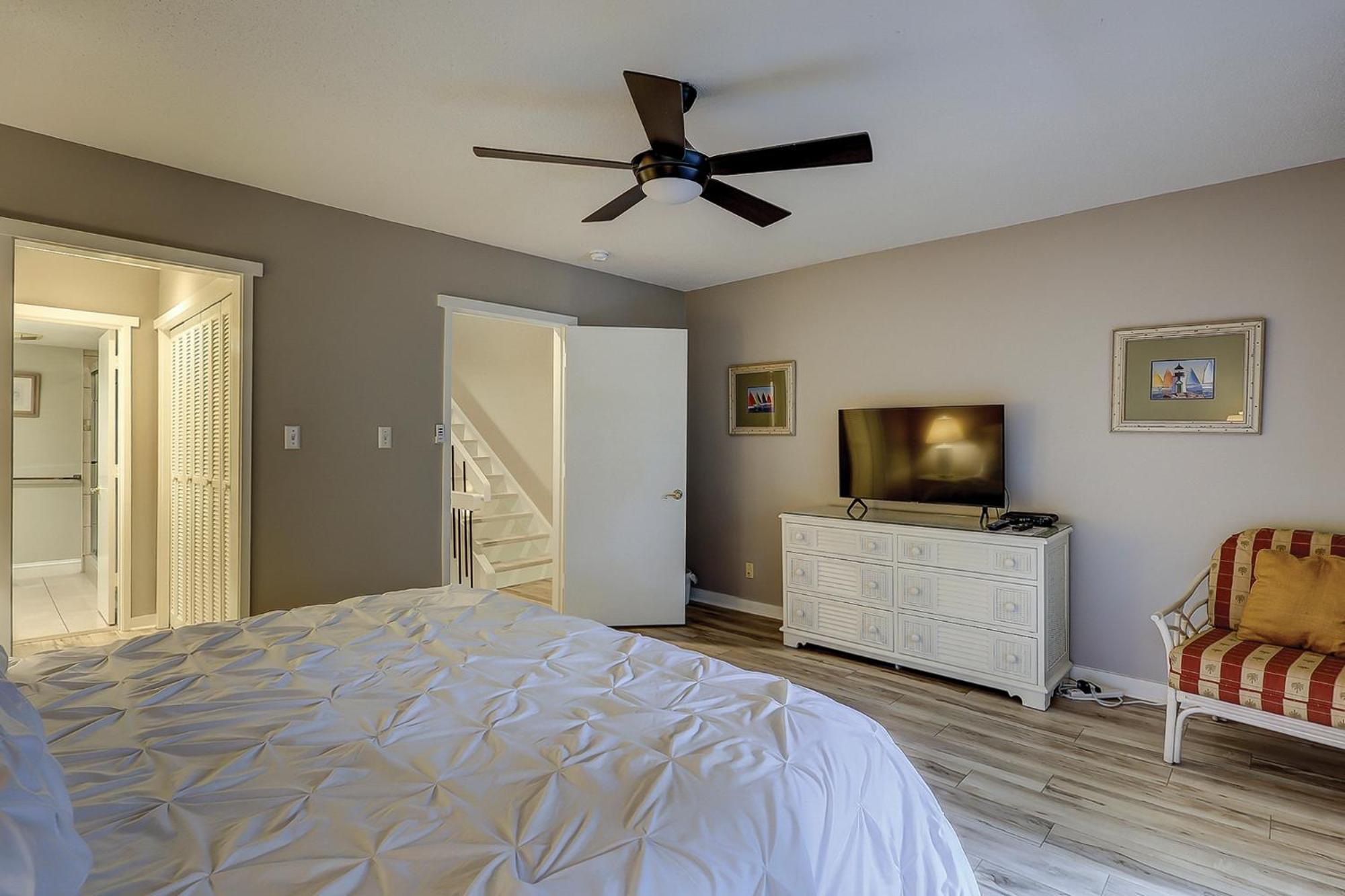 Updated Luxury 3 Bedroom 3 Ba Townhome In Sea Pines Near Harbourtown Sleeps 8 Community Pool Pet Friendly * Hilton Head Island