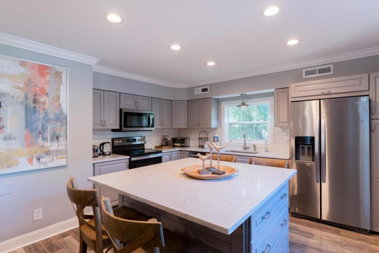 1 Sea Hawk Lane
