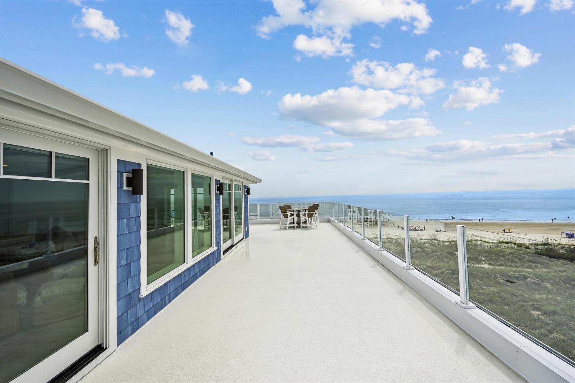 8 Terra Bella Trace- Oceanfront, 6 Primary Rooms, Pool, Roof Top, Free Activities Included Holiday home