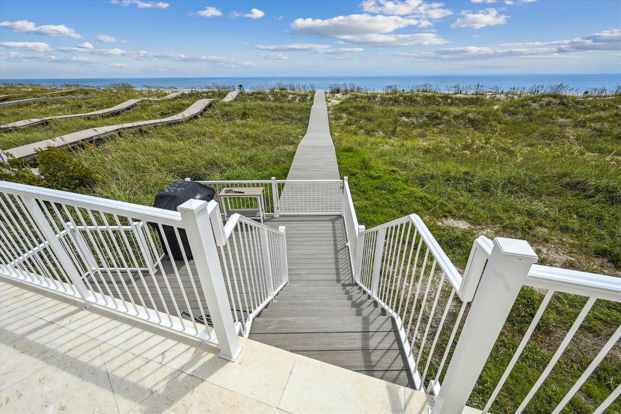 8 Terra Bella Trace- Oceanfront, 6 Primary Rooms, Pool, Roof Top, Free Activities Included Hilton Head Island