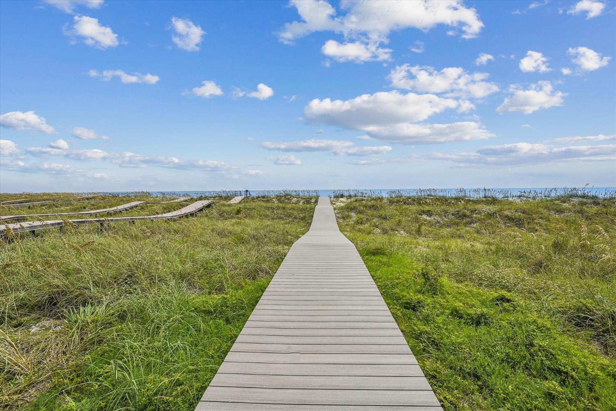 Holiday home 8 Terra Bella Trace- Oceanfront, 6 Primary Rooms, Pool, Roof Top, Free Activities Included Hilton Head Island