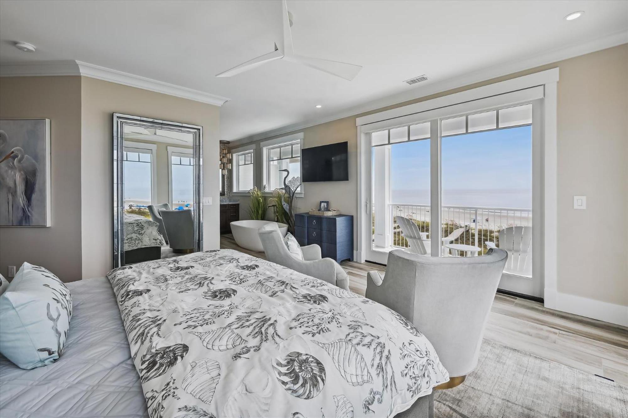Holiday home 8 Terra Bella Trace- Oceanfront, 6 Primary Rooms, Pool, Roof Top, Free Activities Included *