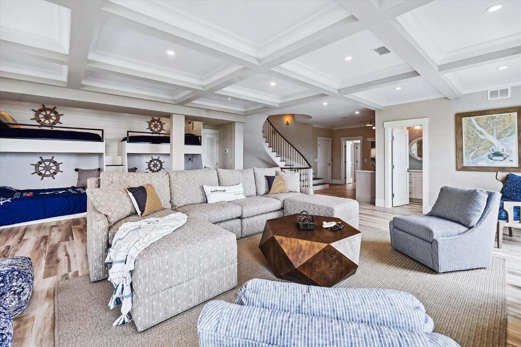 Holiday home 8 Terra Bella Trace- Oceanfront, 6 Primary Rooms, Pool, Roof Top, Free Activities Included