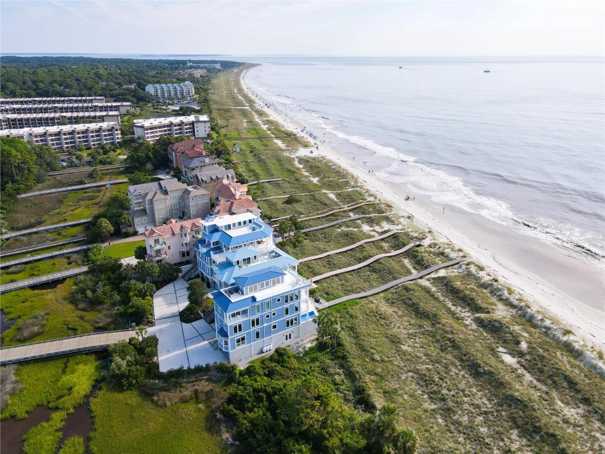 6 Terra Bella Trace- Oceanfront, Elevator, Private Pool, Roof Top, Free Activities Included Holiday home