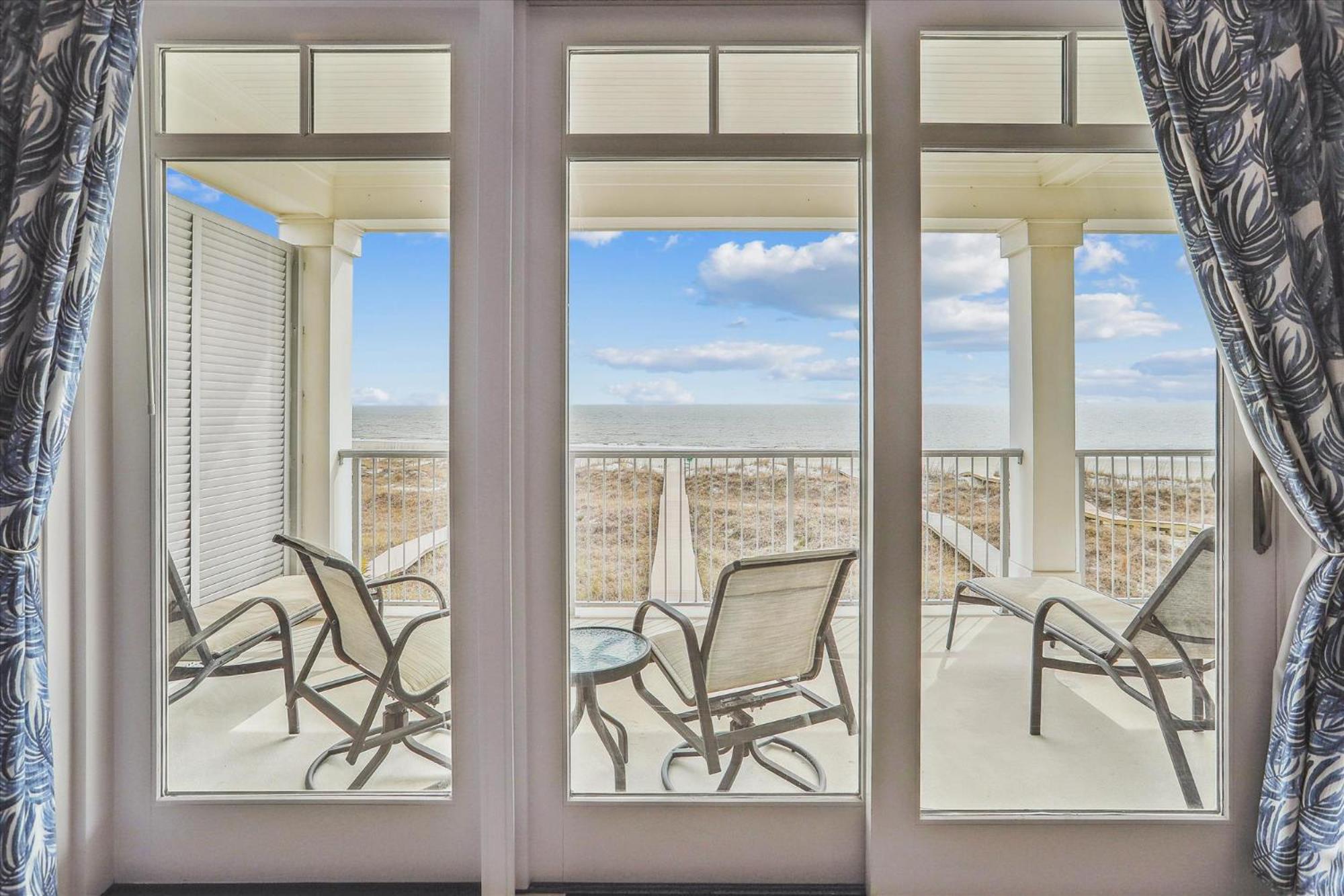 6 Terra Bella Trace- Oceanfront, Elevator, Private Pool, Roof Top, Free Activities Included Holiday home *