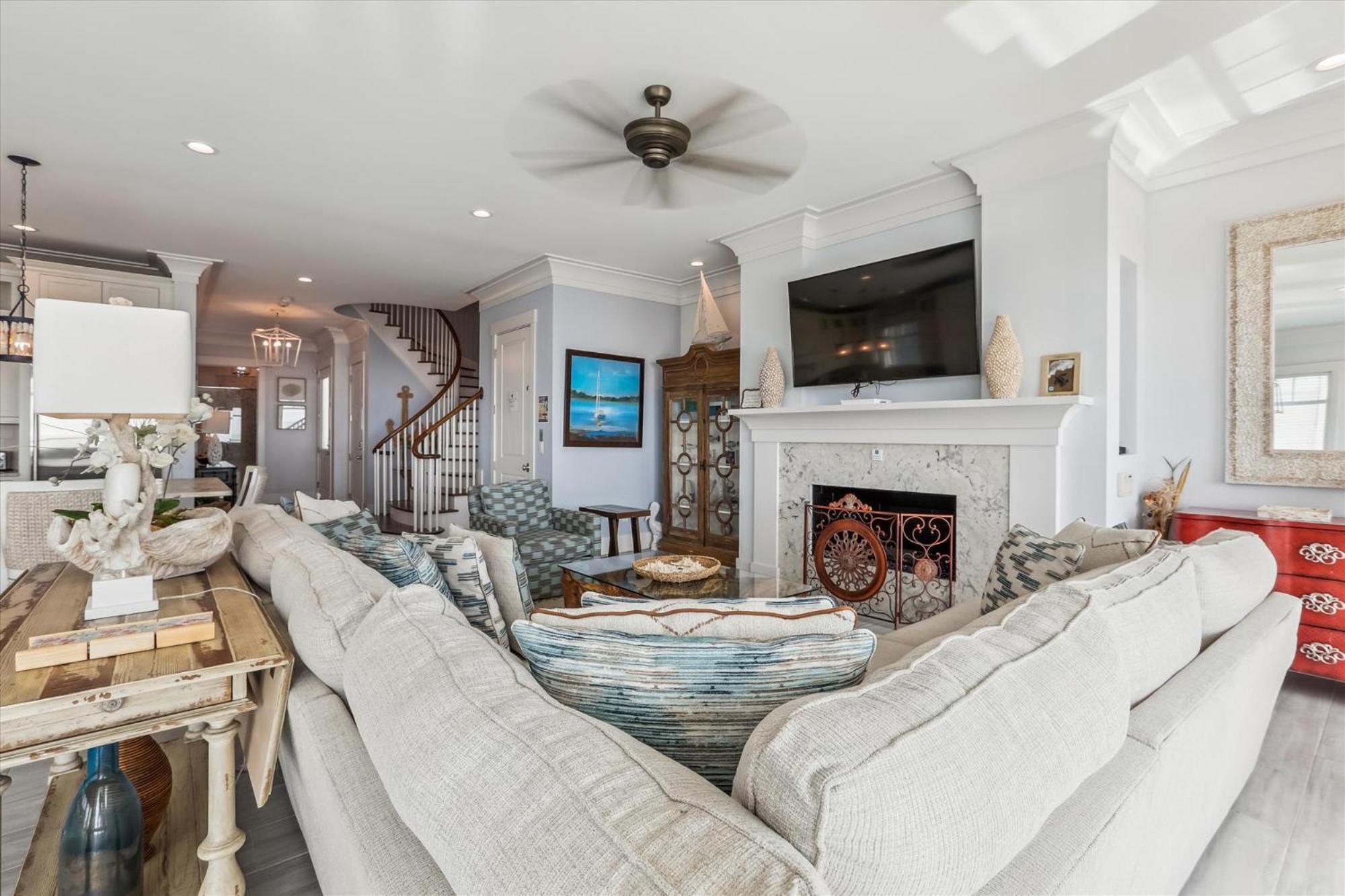 Holiday home 6 Terra Bella Trace- Oceanfront, Elevator, Private Pool, Roof Top, Free Activities Included *