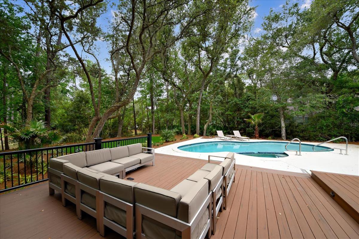 47 Off Shore- Dogs Ok, Huge Outdoor Space & Private Pool, Free Activities Included * Hilton Head Island