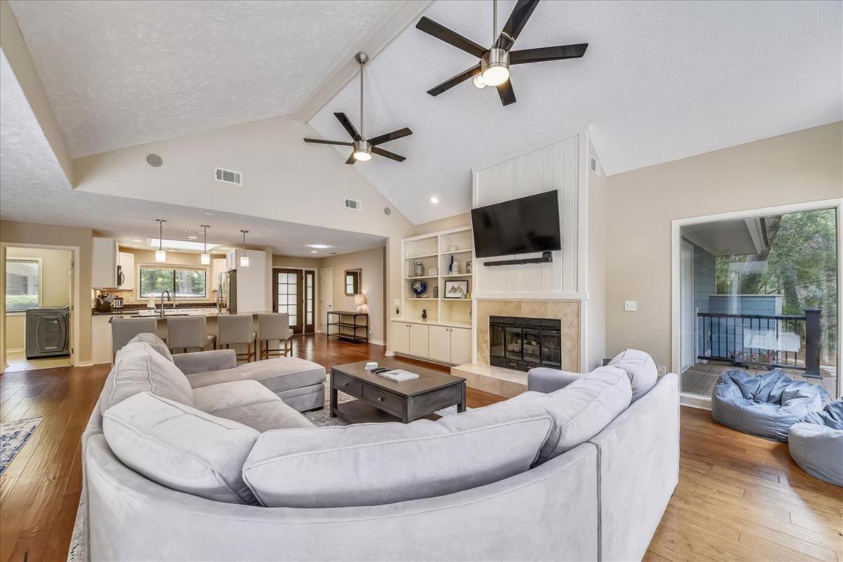 47 Off Shore- Dogs Ok, Huge Outdoor Space & Private Pool, Free Activities Included Holiday home Hilton Head Island