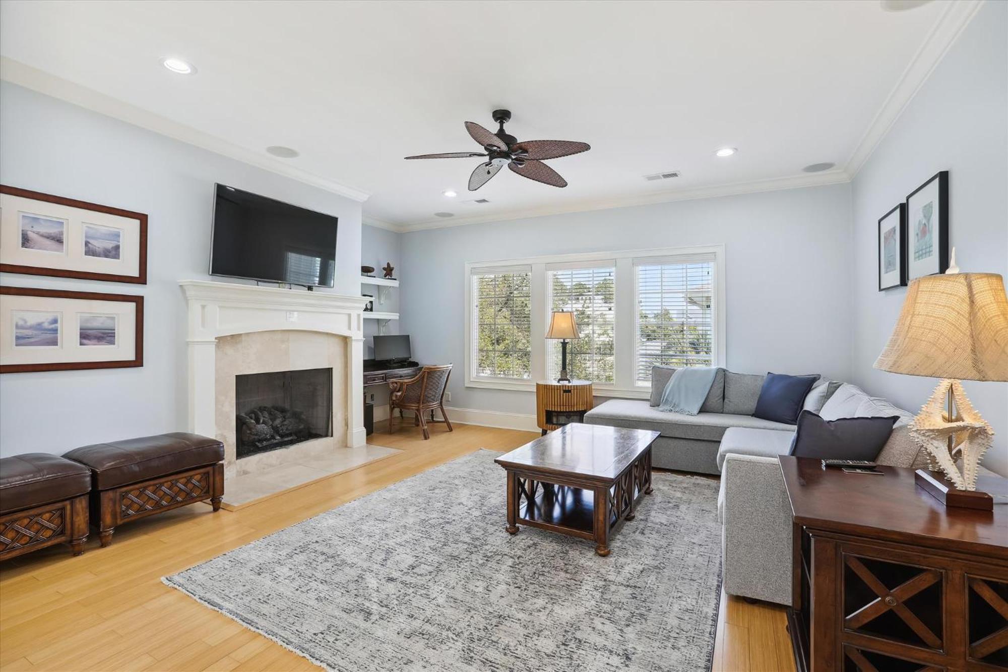 Holiday home 4 Surfwatch Way- Pet Friendly, Pool & Spa, Short Walk To Beach! Free Activities Included