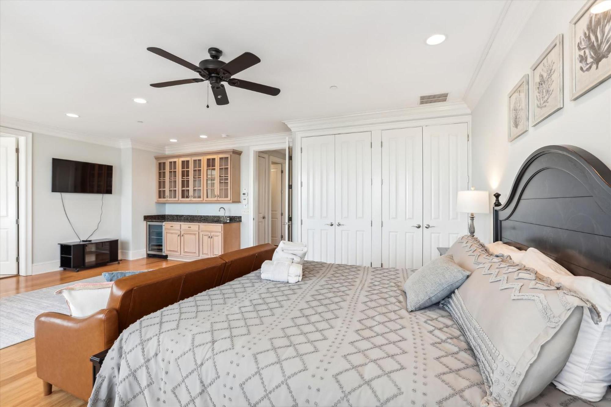 4 Collier Court- Oceanview, Private Pool, Elevator, Pet Friendly, Free Activities Included Holiday home *