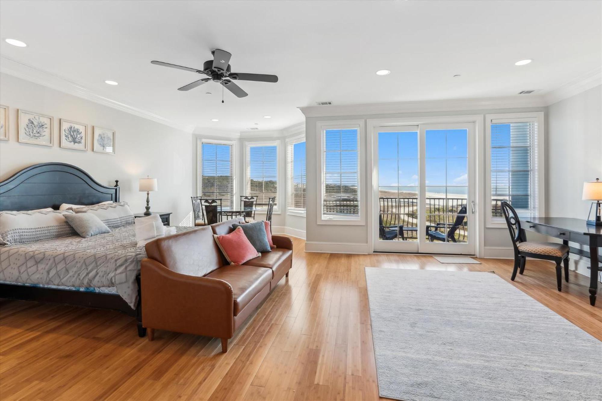 4 Collier Court- Oceanview, Private Pool, Elevator, Pet Friendly, Free Activities Included Holiday home
