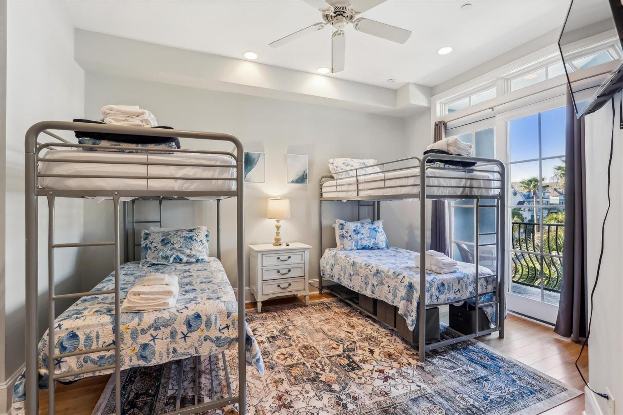 Holiday home 4 Collier Court- Oceanview, Private Pool, Elevator, Pet Friendly, Free Activities Included