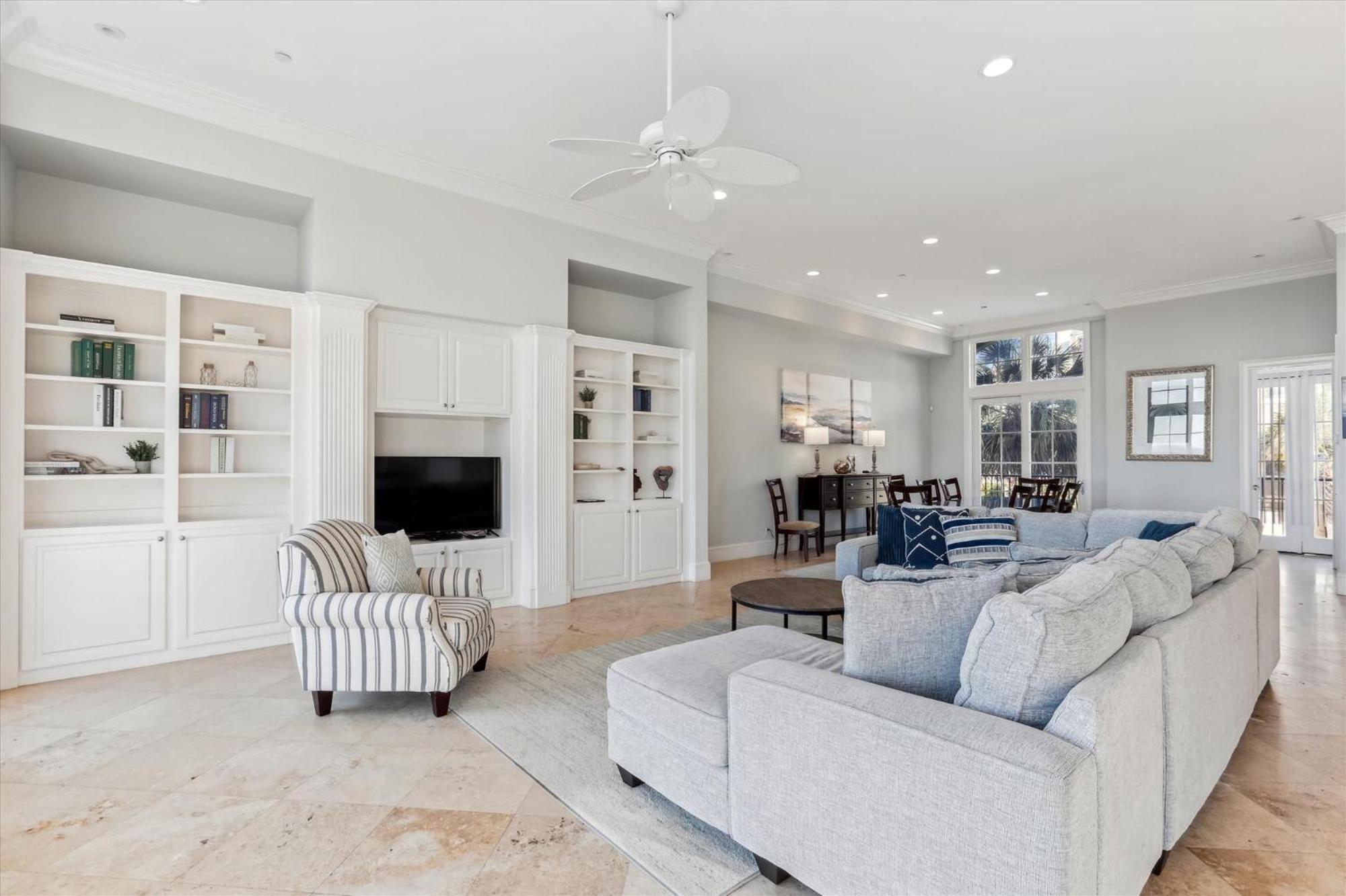 Holiday home 4 Collier Court- Oceanview, Private Pool, Elevator, Pet Friendly, Free Activities Included