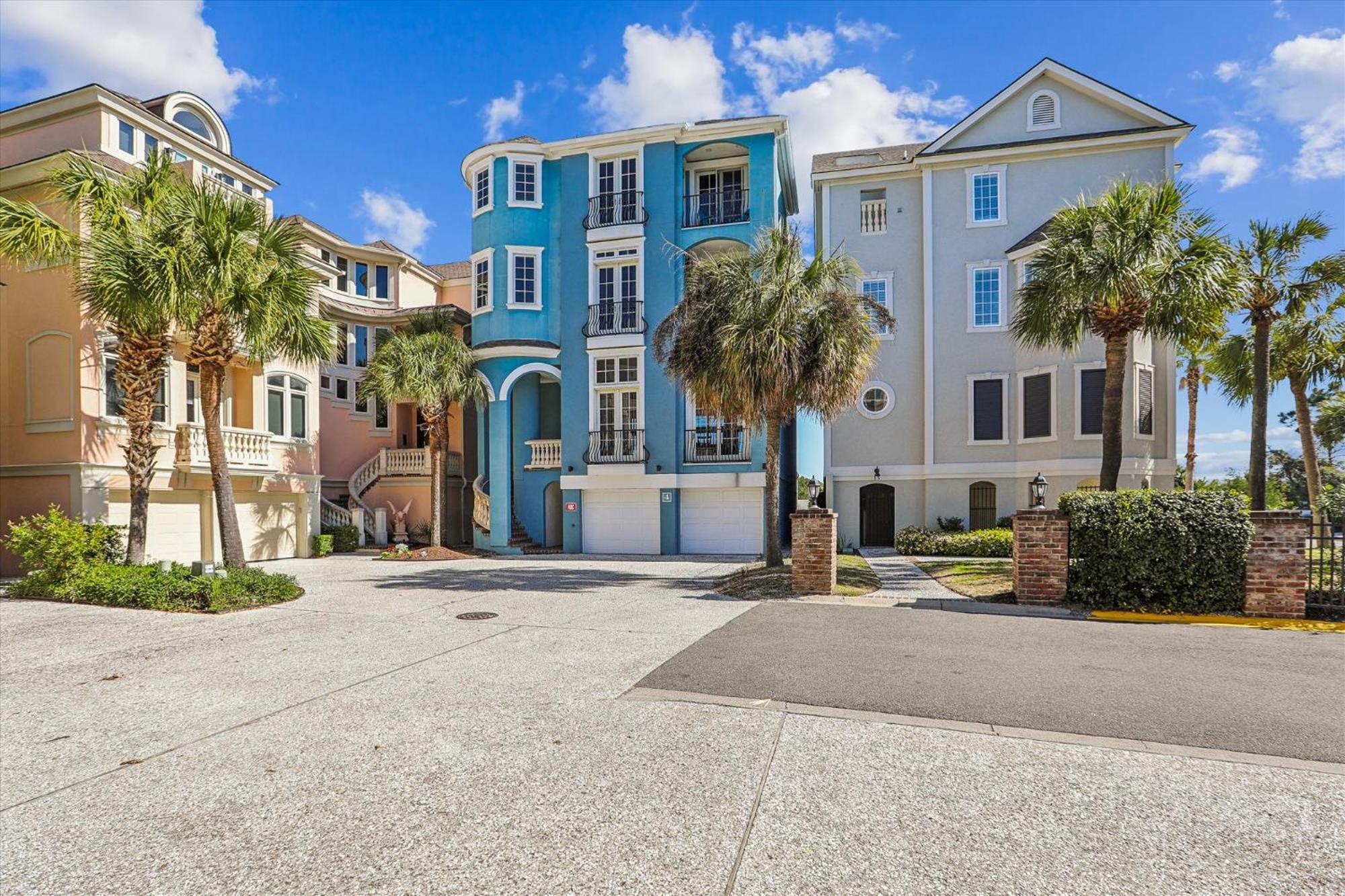 Holiday home 4 Collier Court- Oceanview, Private Pool, Elevator, Pet Friendly, Free Activities Included