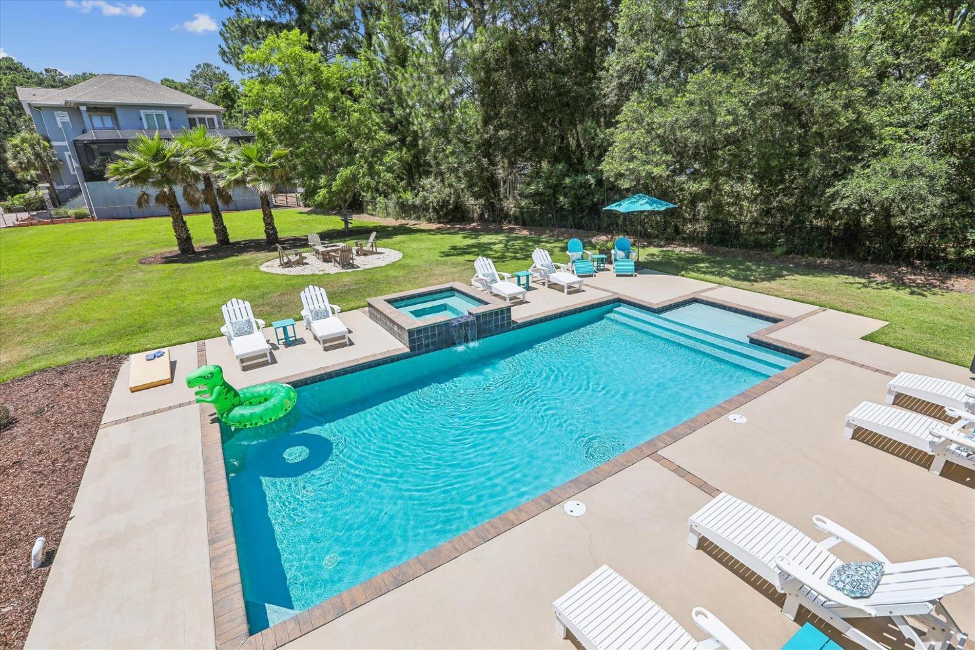 37 Bradley Circle- Private Pool, Short Walk To Beach, Great Location, Free Activities Included