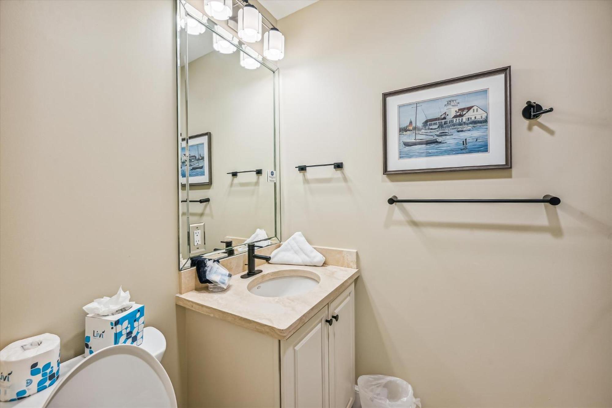 Holiday home 4 Collier Rd- Oceanfront, Private Pool, Elevator, Free Activities Included *