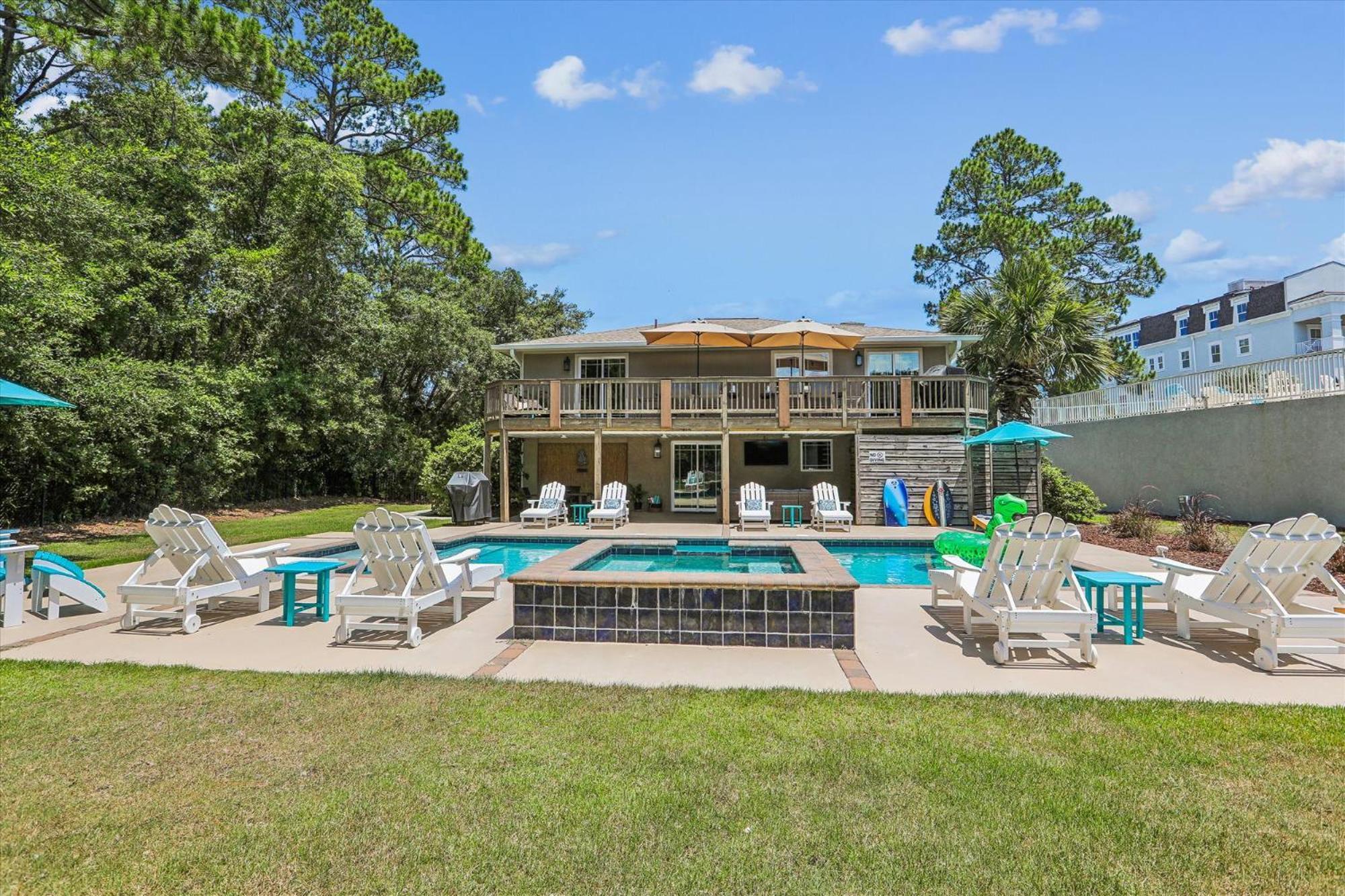 37 Bradley Circle- Private Pool, Short Walk To Beach, Great Location, Free Activities Included *