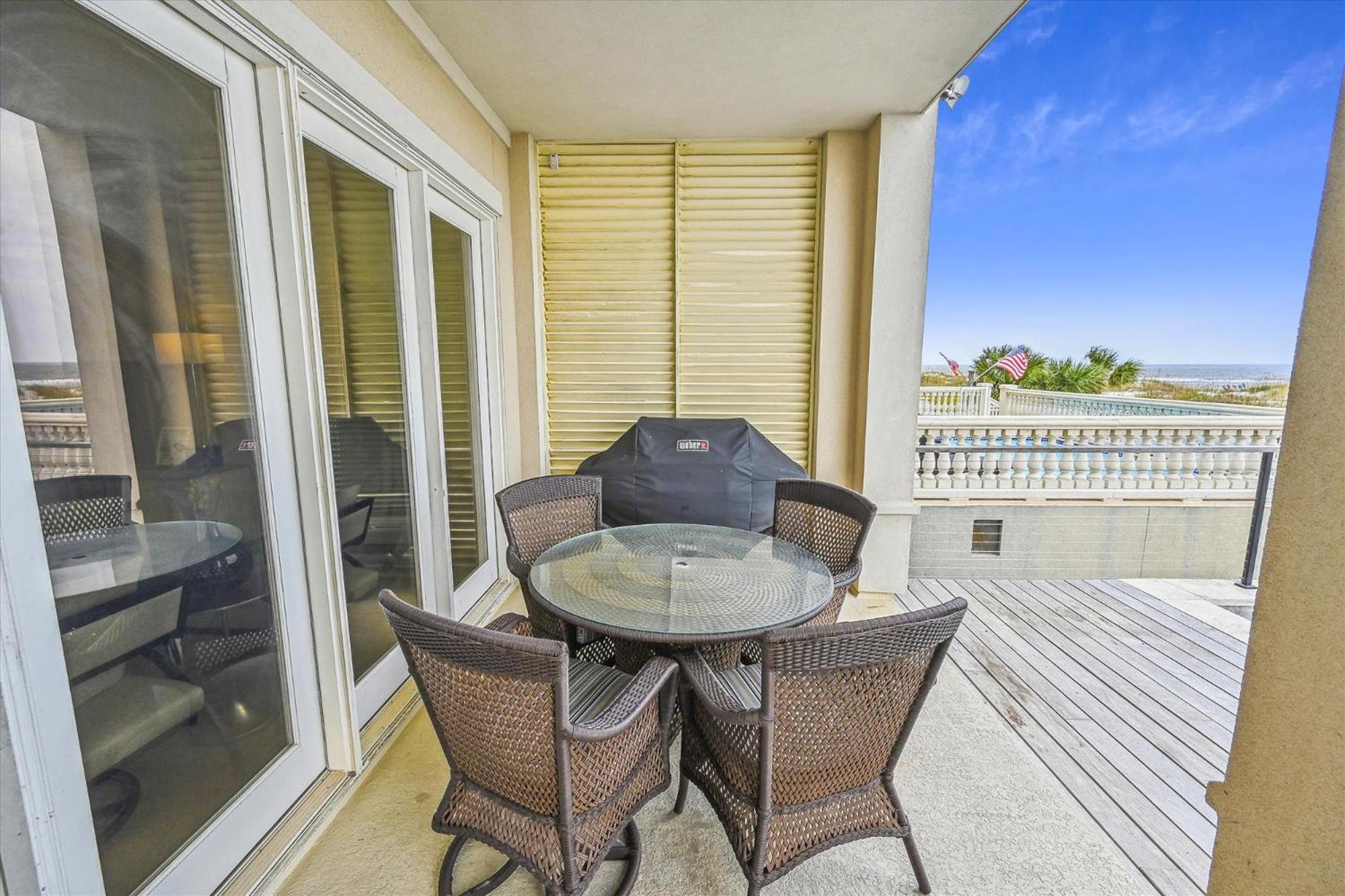 4 Collier Rd- Oceanfront, Private Pool, Elevator, Free Activities Included Holiday home