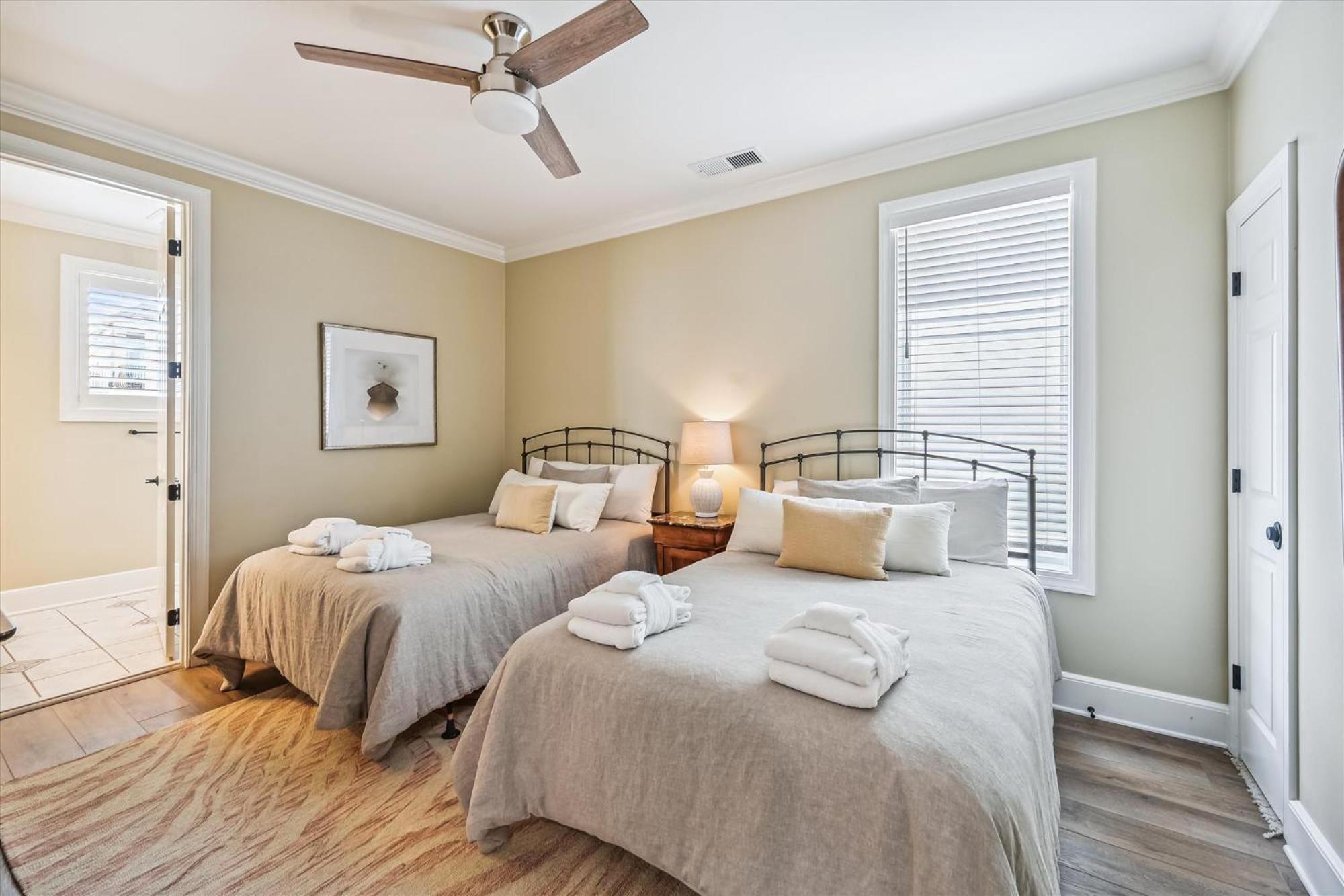 Holiday home 4 Collier Rd- Oceanfront, Private Pool, Elevator, Free Activities Included